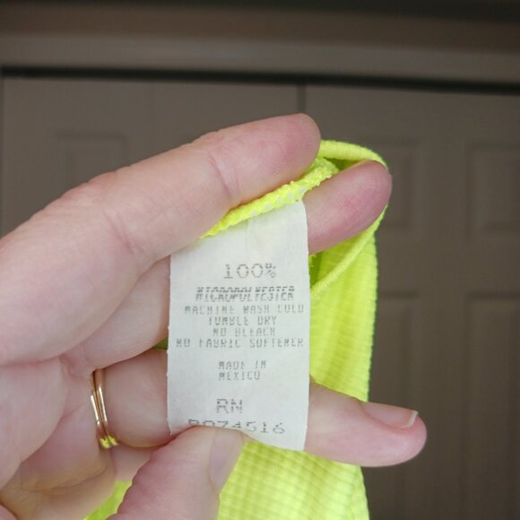 #130 3/$18 - Performance Yellow Bike jersey Size Medium - Picture 5 of 6